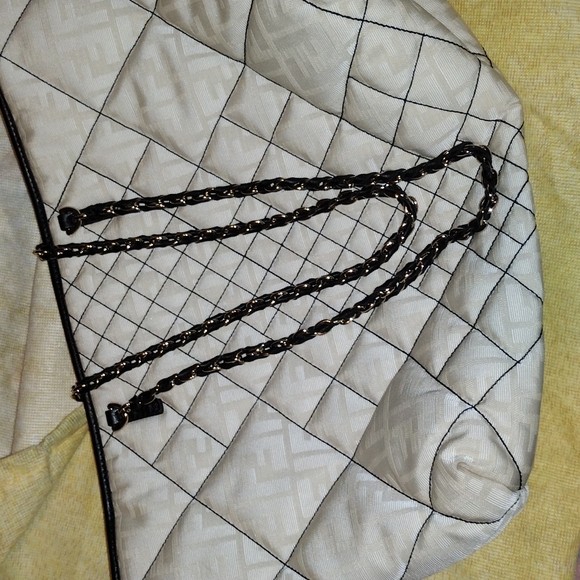 Fendi bag - Picture 2 of 3